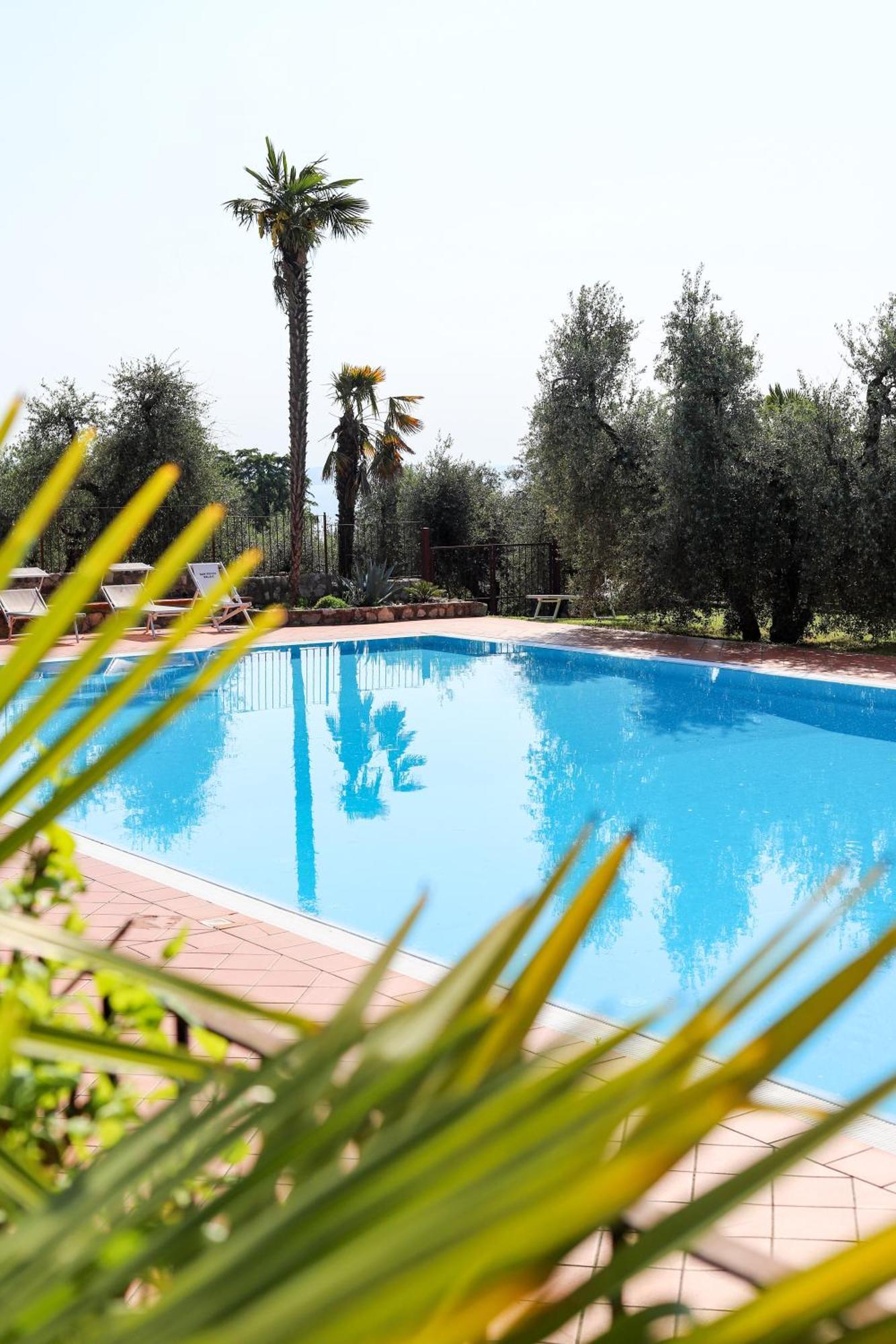 Aparthotel San Rocco Relais Soiano Del Lago Exterior foto
